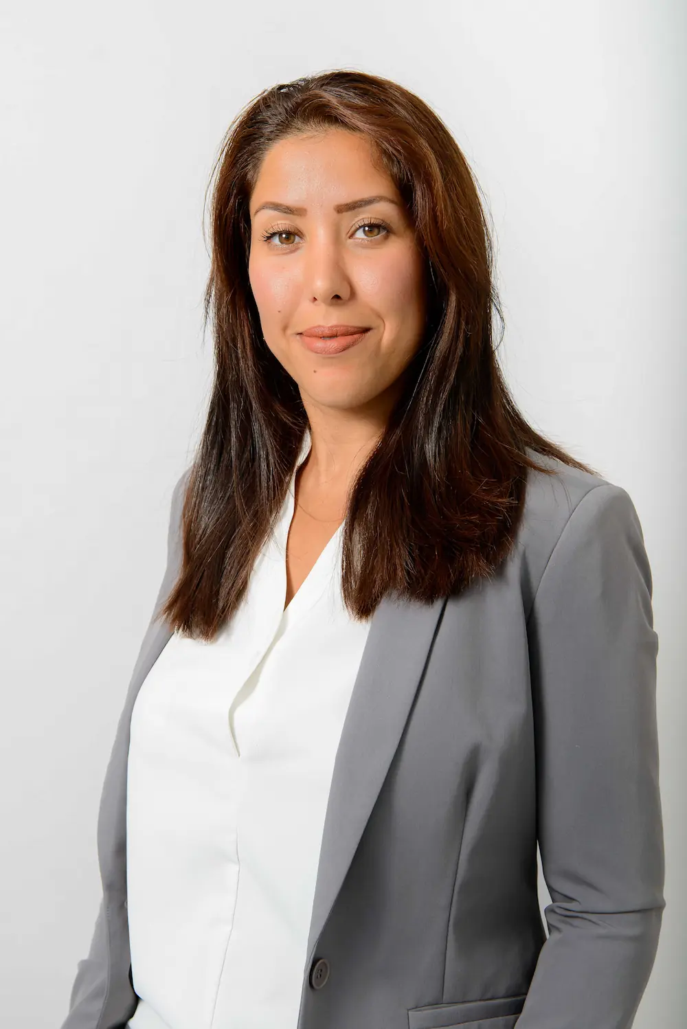 Sanaz Pehadzic, cand.jur. og indehaver